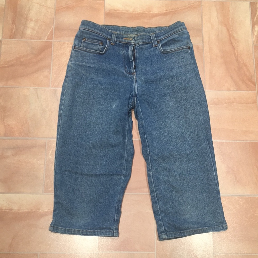 Medium Wash Capri Jeans